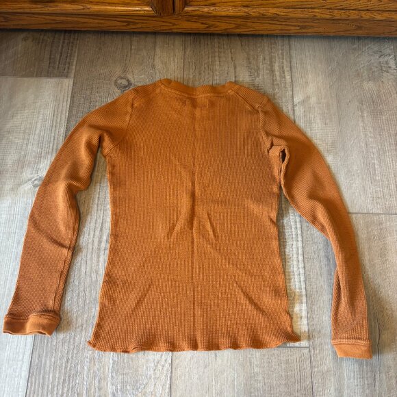 Everlane The Organic Cotton Waffle Tee Long Sleeve Shirt in Toasted Almond - Picture 7 of 10